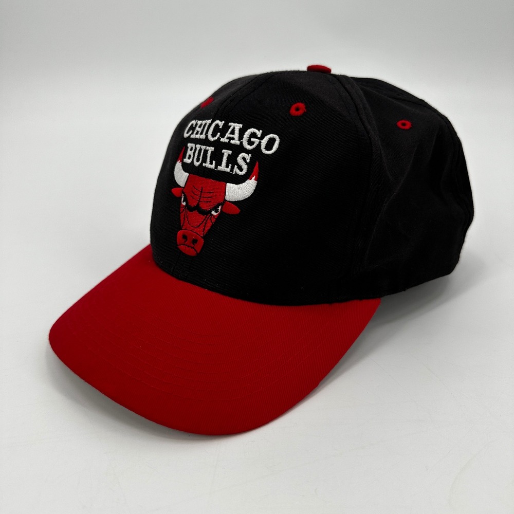 Vintage Logo 7 Chicago Bulls Embroidered Snapback Hat Black Red NBA Basketball